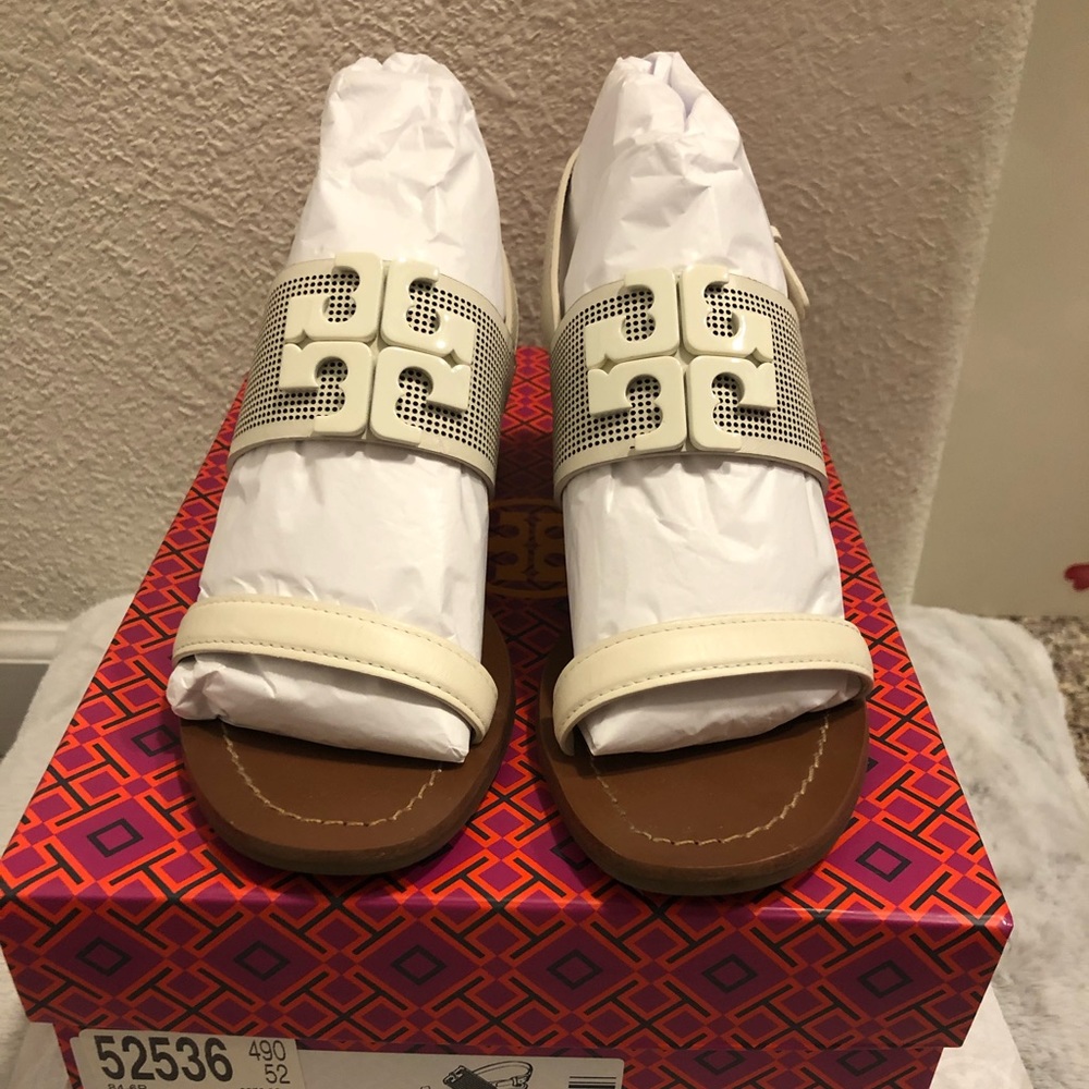 Tory Burch Womens ller Logo-Embellished Leather With Heels in White